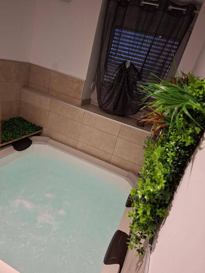 Hôtel pour 2 personnes, avec jacuzzi à Audincourt - 3