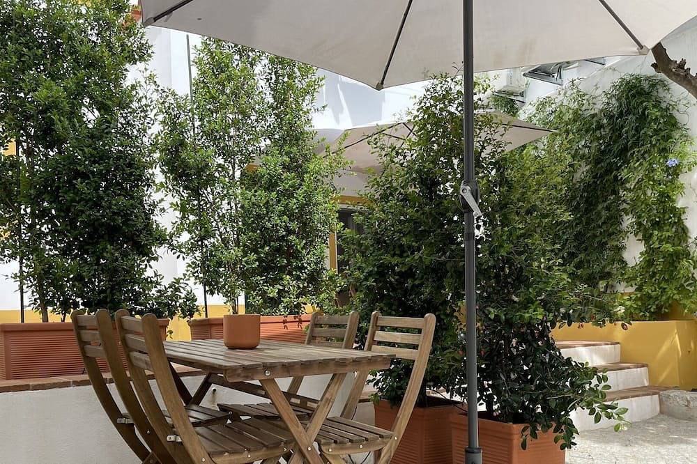 Casa Carmo, a lovely house with a courtyard in the heart of Évora in Évora, Évora District