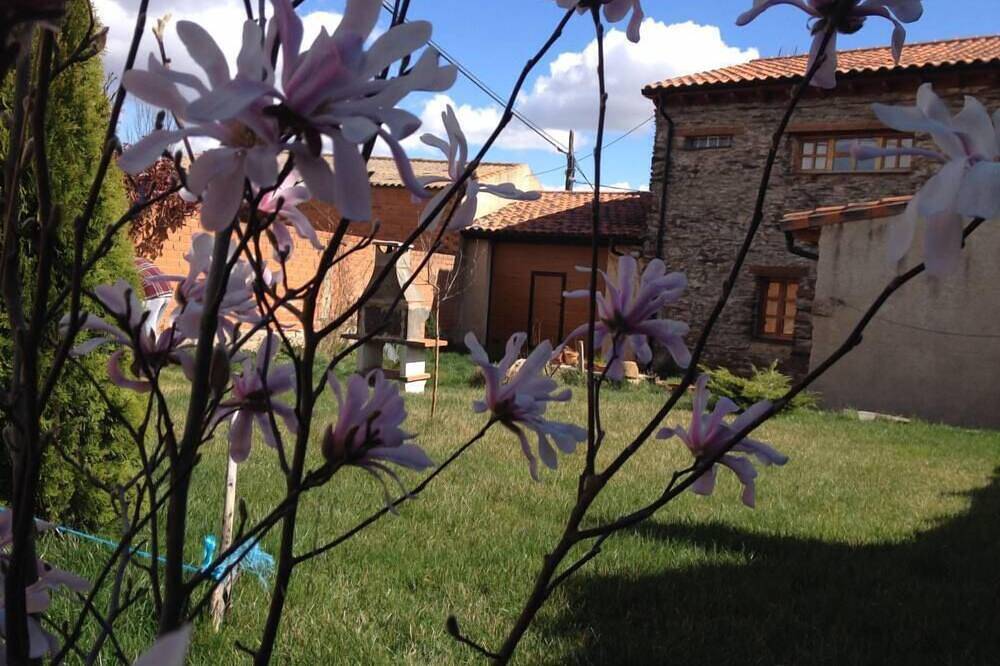 House / Villa - Muga de Alba in Losacino, Zamora Province
