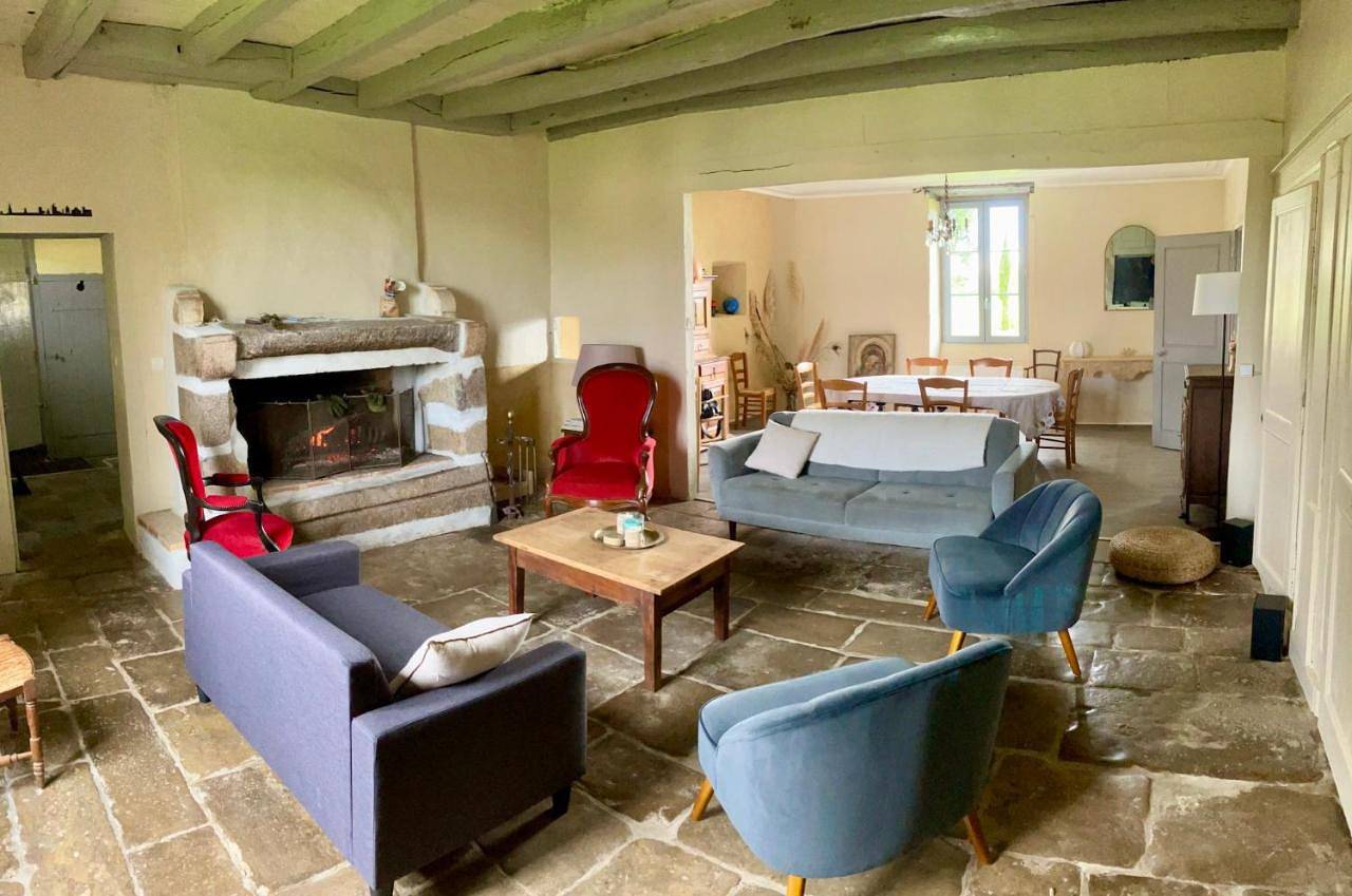 Six-Bedroom House in Millac, Vienne (France)