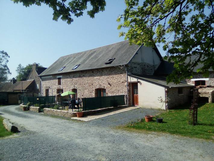 Gîte pour 11 personnes, avec jardin et terrasse
