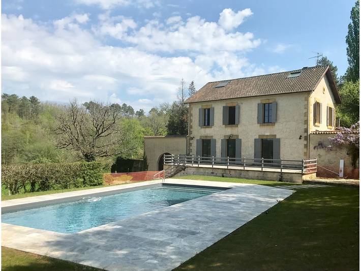 Location de vacances pour 12 personnes, avec jardin et piscine, adapté aux familles dans Vergt-de-Biron