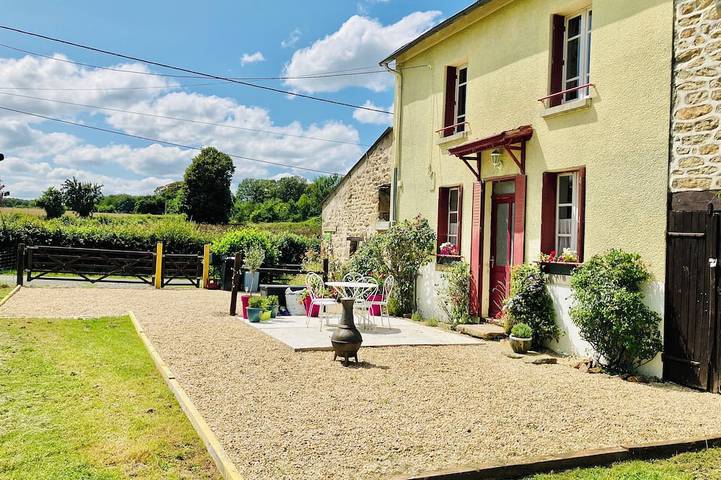 Gîte pour 5 personnes, avec jardin à Maison-Feyne