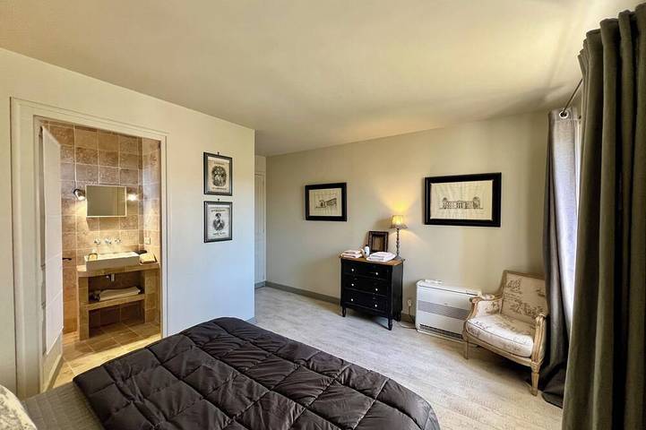 Bonita casa de pueblo con 4 dormitorios, 3 baños, piscina y in Goult, Parque natural regional del Luberon