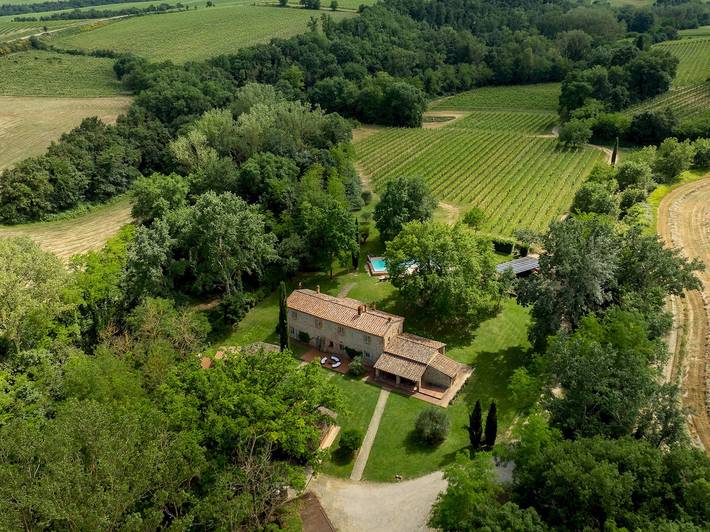 Villa pour 16 personnes, avec terrasse et jardin, animaux acceptés à Montepulciano