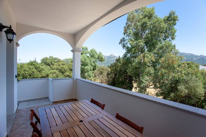 Hel lejlighed, Casa Michela Holiday Home with Mountain View, Garden, and Wi-Fi in Padru, Barbagia