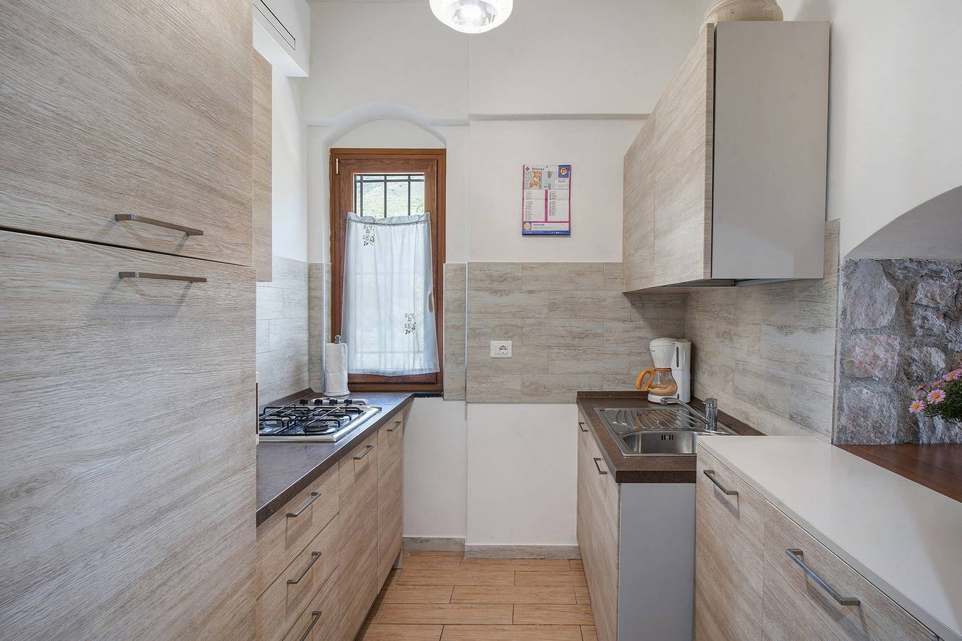 Villa 'Rosmarino' met Uitzicht op de Bergen, Wifi en Airconditioning in Cisano sul Neva, Riviera di Ponente