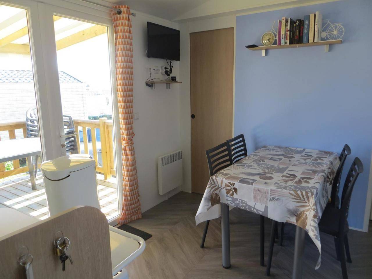 Mobile Home in Saint-Hubert-des-Biards, Région de Bayeux