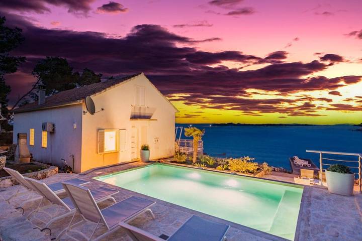 Villa pour 8 personnes, avec piscine et jardin ainsi que terrasse et vue à Sali - 2