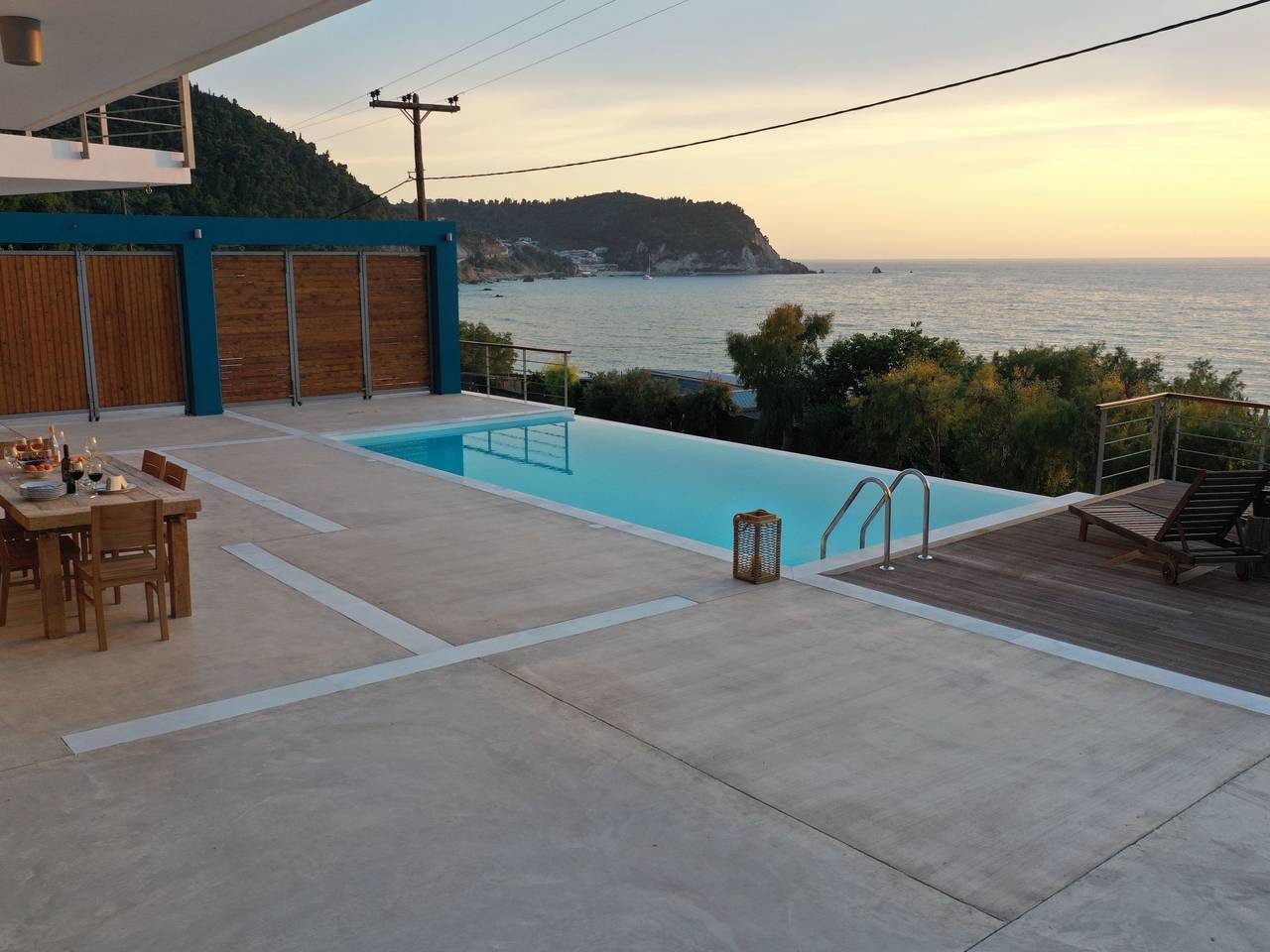 "Capro" mit Infinity-Pool in Agios Nikitas, Griechenland