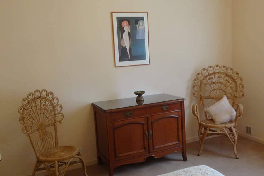 Entire apartment, Apartment in large villa with pool in Céret, Céret region