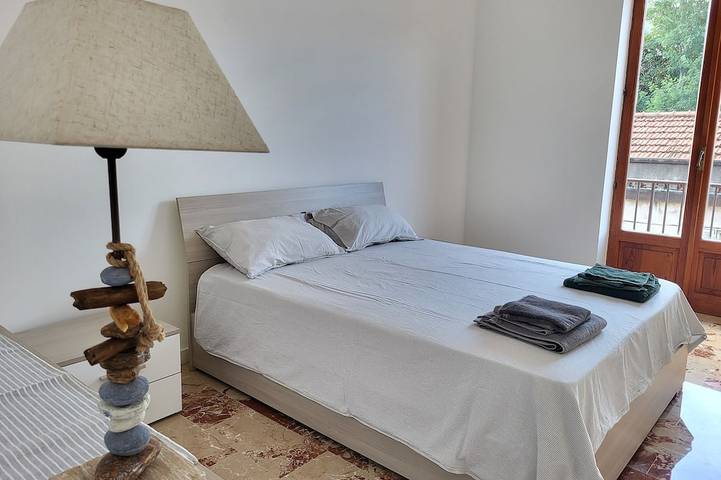 Air-conditioned beach house between Scilla and Reggio Calabria in Villa San Giovanni, Provincia di Reggio Calabria