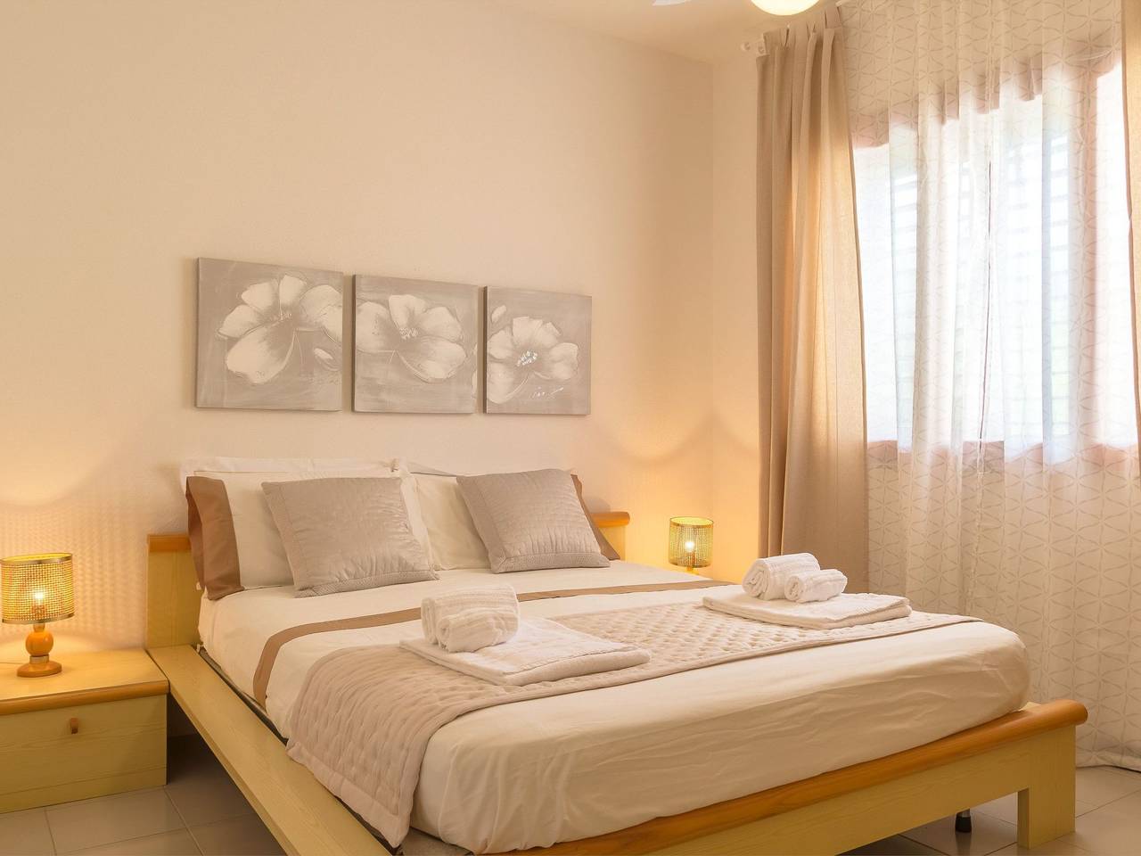 Appartement entier, Wohnung 'Blue Wood' in Strandnähe in Letojanni, Province de Messina