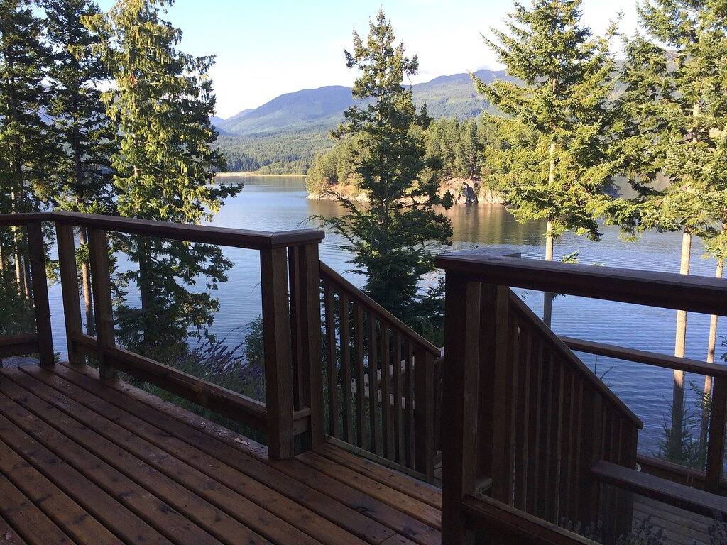 Ocean Front, spektakuläre Aussicht, wenige Minuten von Sechelt, einem Sunshine Coast Hub! in Sechelt, Sunshine Coast Regional District