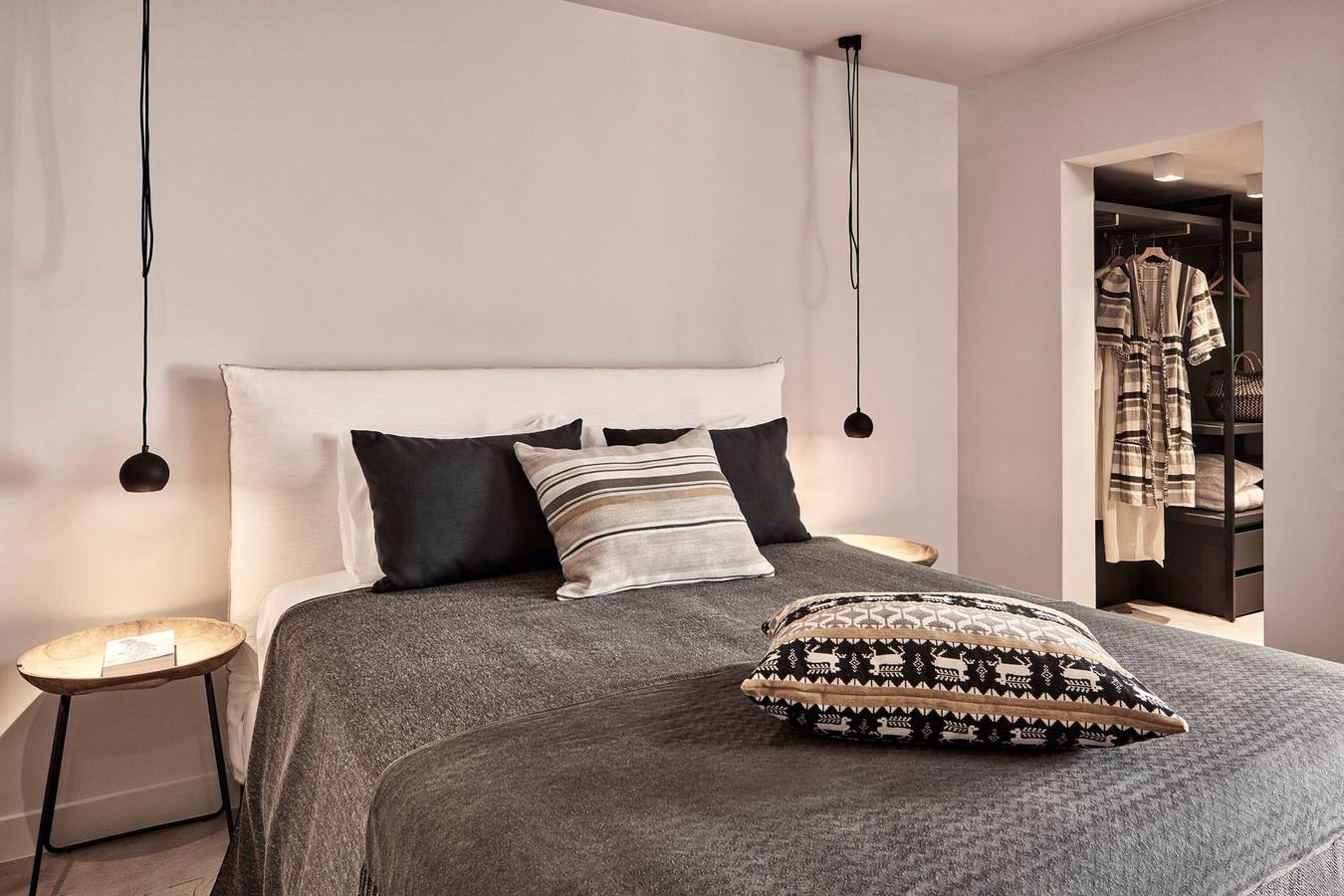 Wonderful Crete Hotel | Serene Bungalow | 1 Bedroom | Situated Directly on Water’s Edge | Furnished Veranda | Stunning Sea Views | Hotel Wellness & Gym | Agios Nikolaos in Région de Lassithi