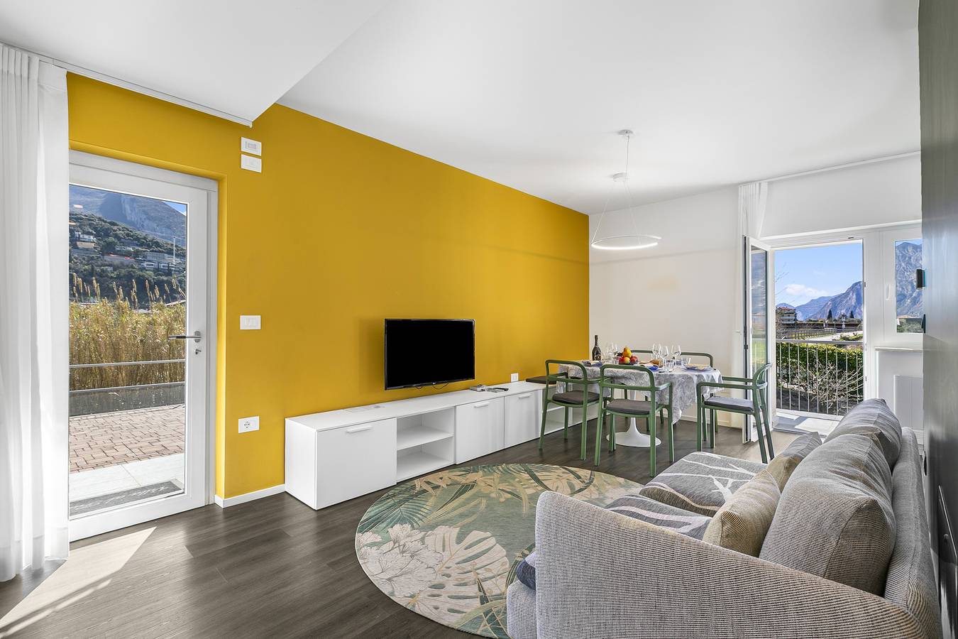 Entire apartment, Villa Al Fiume - Sogno Al Tramonto in Nago-Torbole, Garda Mountains