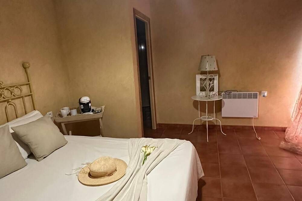 Calas Room at Casa de las Violetas in Écija (Sevilla), Écija