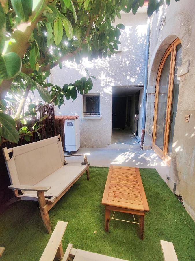 Gîte pour 4 personnes, avec jardin à Neuville-sur-Saône - 3