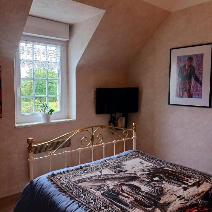 Location de vacances pour 2 personnes, avec piscine ainsi que jardin et vue à Mégrit - 2