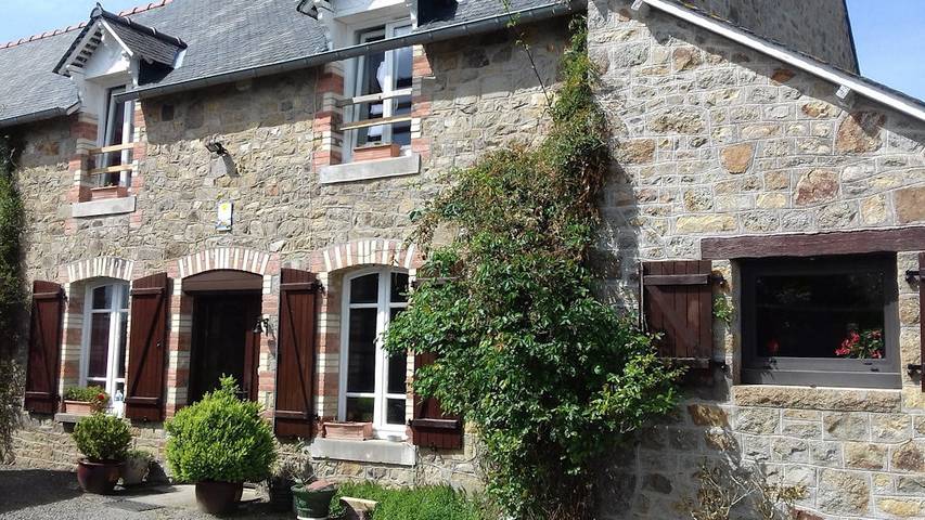 Location de vacances pour 2 personnes, avec Jardin à Roz-sur-Couesnon