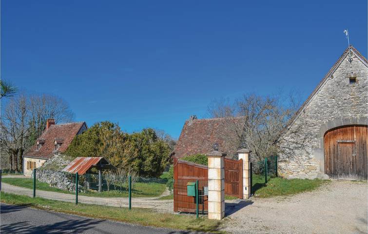 Location de vacances pour 12 personnes, avec terrasse et piscine, animaux acceptés à Padirac - 2