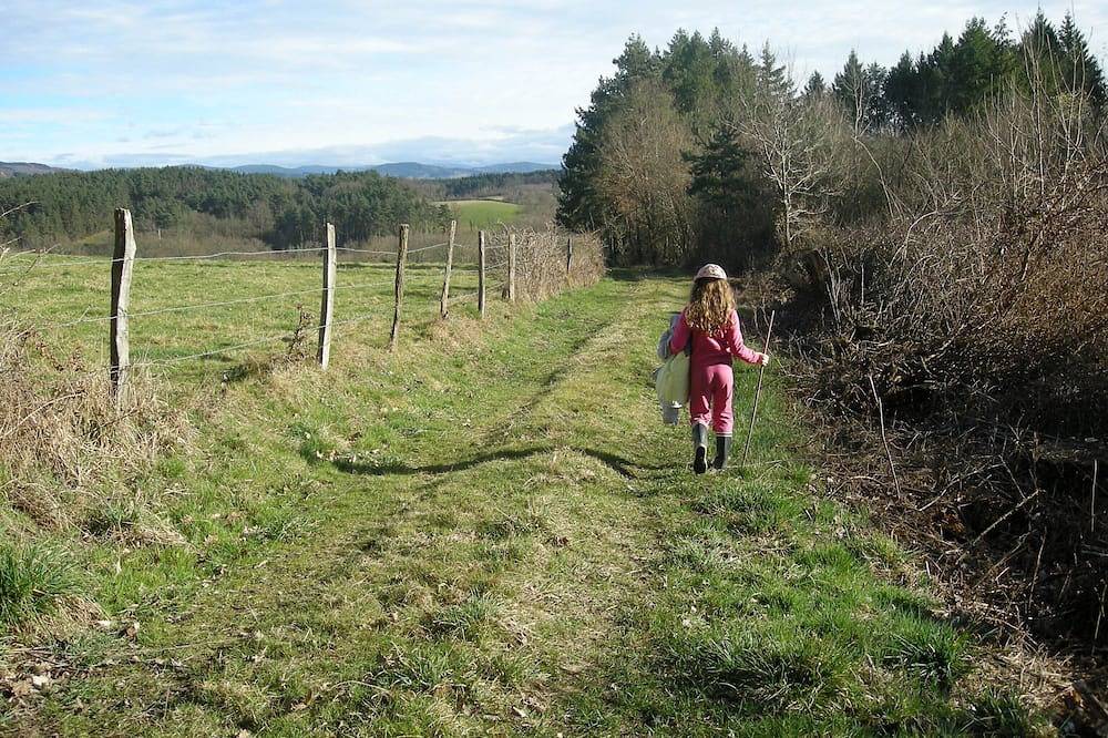 Location gite au village Trois étoiles in Escoutoux, Parc Naturel Régional Livradois-Forez