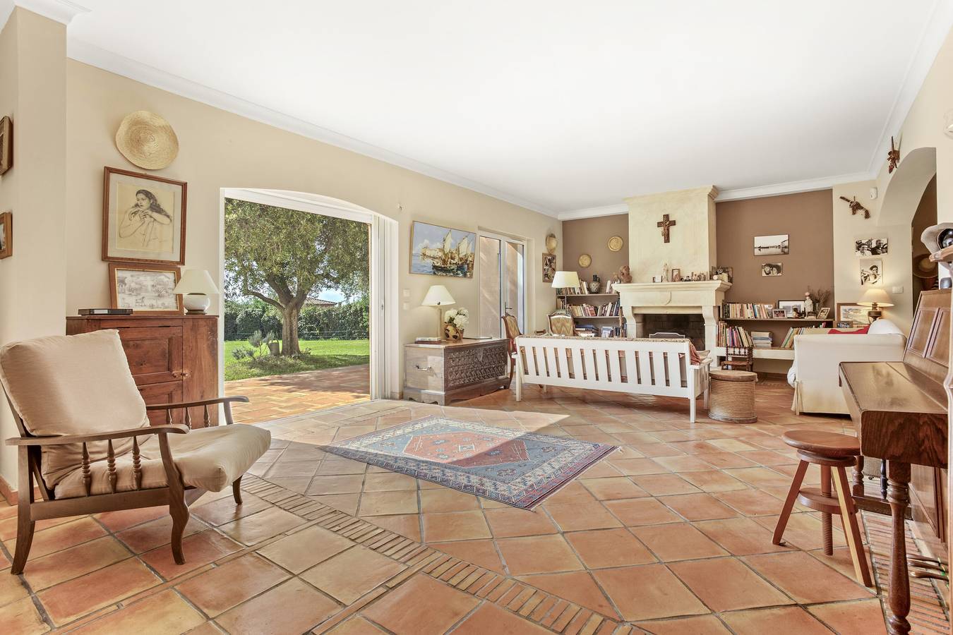 Villa 'Familiale La Croix-du-Sud' with Sea View, Private Pool and Wi-Fi in La Croix-Valmer, Draguignan region