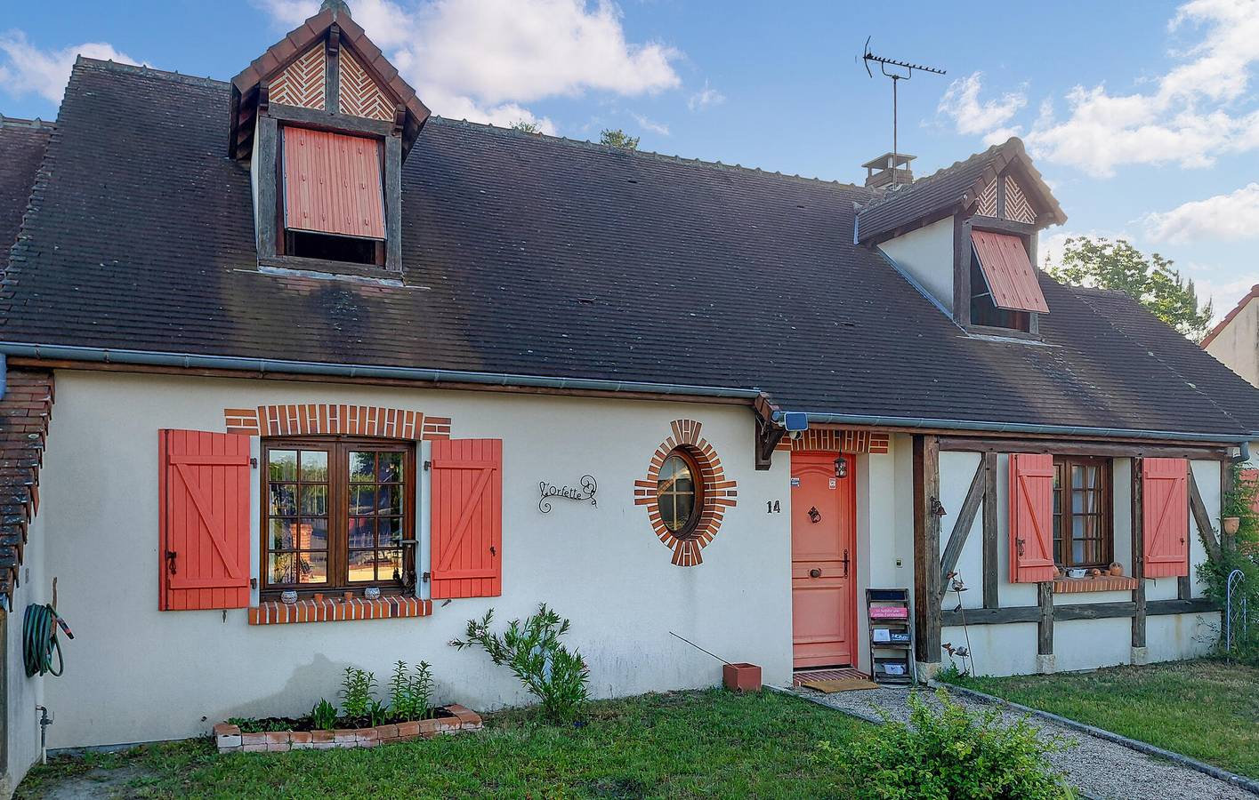 Sonniger Rückzugsort mit Pool, Parkplatz und Wifi in Salbris, Sologne
