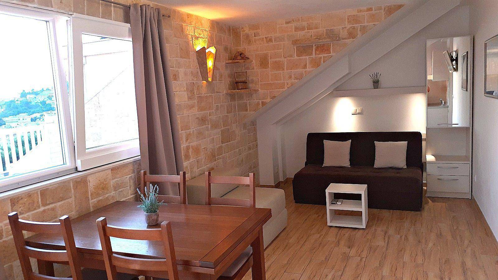 Ganze Ferienwohnung, Schöne Ferienwohnung in Baska Voda mit Terrasse in Baska Voda, Makarska Riviera