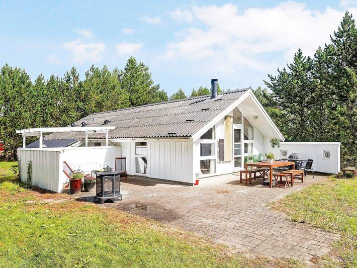 Ferieudlejning for 10 personer, med terrasse, børnevenlig i Bratten