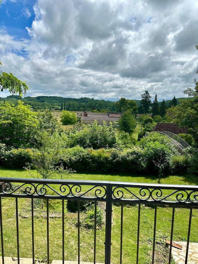 Location de vacances pour 4 personnes, avec Balcon et Terrasse ainsi que Jardin et Vue dans Gouzon - 2
