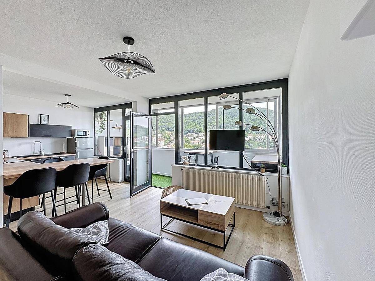 Appartement entier, Two-Bedroom Apartment in Royat, Parc naturel régional des Volcans d'Auvergne