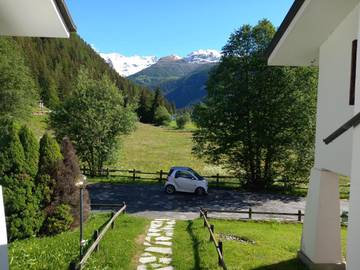 Gîte pour 8 personnes, avec vue et terrasse, animaux acceptés à Champoluc
