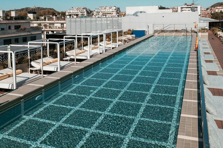Apartahotel para 2 personas, con jardín además de vistas y piscina en el País Vasco
