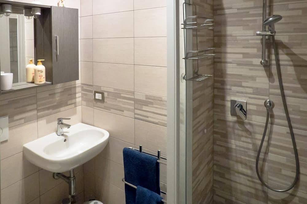 Apartamento entero, One Step Away From The Lake in Lecco, Alpes de Bérgamo Occidental