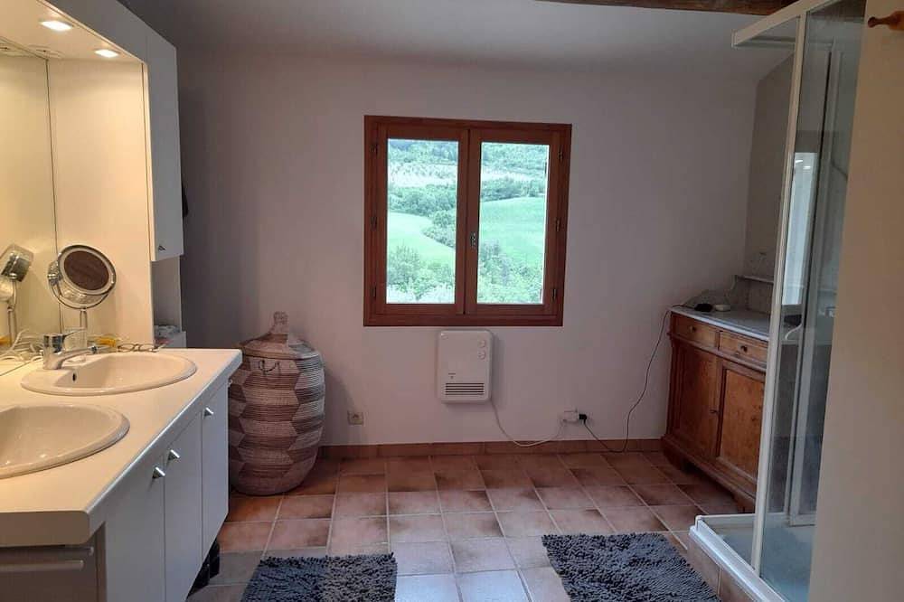 Charming 6-person 3-bedroom villa with swimming pool and breathtaking views in La Roche-sur-le-Buis, Nyons und Umgebung