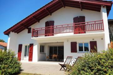 Location de vacances pour 2 personnes, avec jardin à Hélette