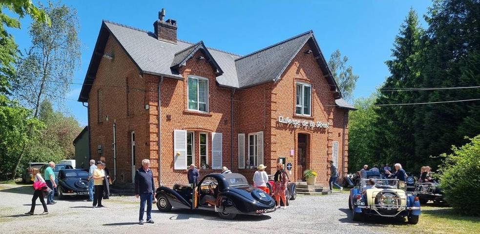Hôtel pour 2 personnes, avec Terrasse et Jardin à Le Nouvion-en-Thiérache
