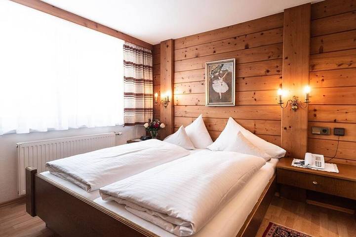 Doppelzimmer Comfort B - Übernachtung Langaufenth. - Hotel Helga in Karwendel (Tirol), Seefeld in Tirol