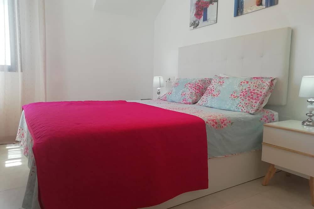 Entire apartment, Luxury 2 Bed Penthouse Apartment, Prime Location, Only 700 Metres From The Beach in San Pedro del Pinatar, Costa Cálida