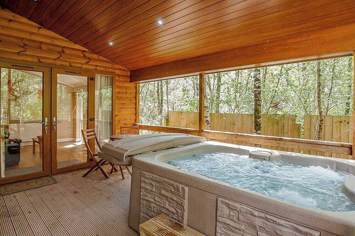 Chalet for 2 people, with hot tub - 1