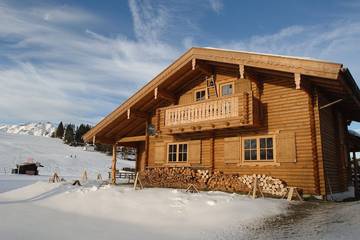 Blockhütte für 6 Personen, mit Garten und Terrasse in Seefeld in Tirol