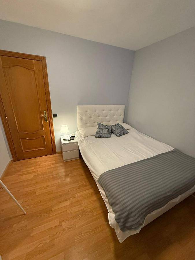 You Cambry Room in Parla, Communaute de Madrid
