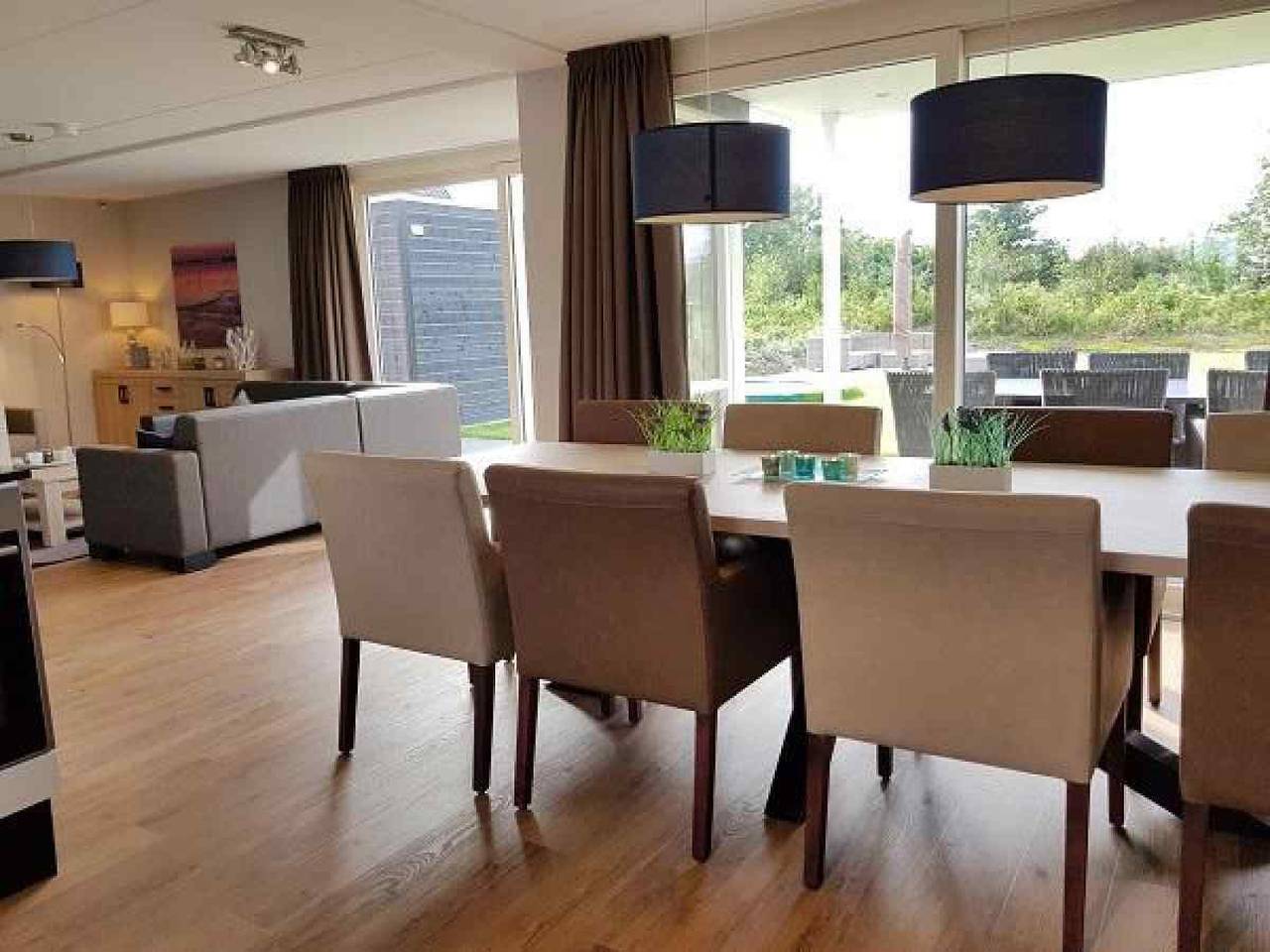 Luxury 6-person holiday home with veranda, whirlpool, free internet in Colijnsplaat in Colijnsplaat, Côte de Zeeland