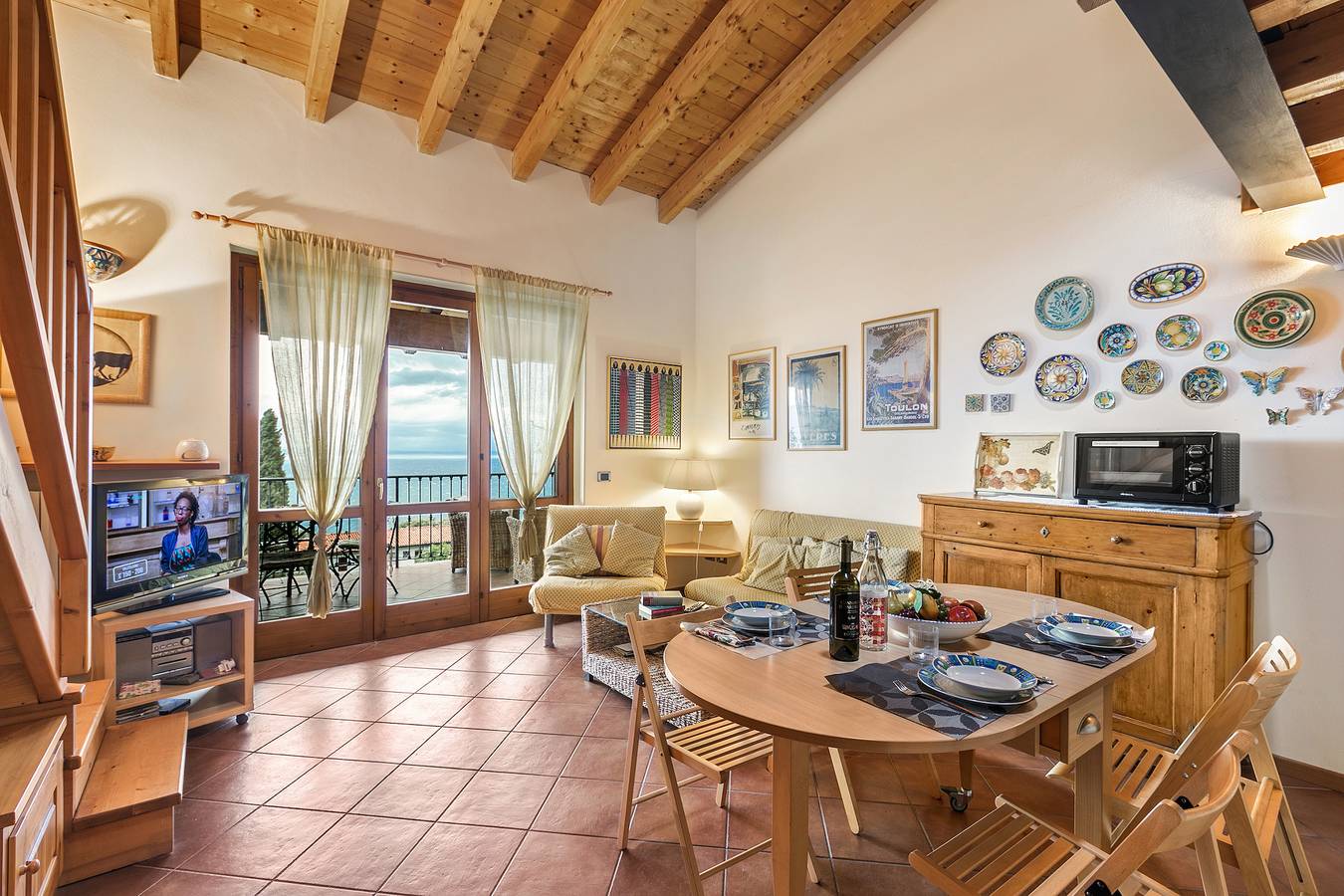 Appartamento intero, Grotten Loft with lake view & pool in Maderno, Toscolano-Maderno