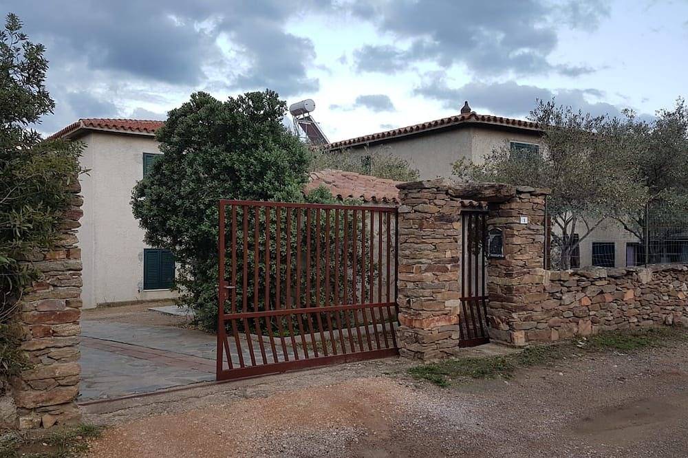 Apartamento entero, Budoni, apartamento 7, a pocos pasos de la playa in Budoni, Olbia-Tempio