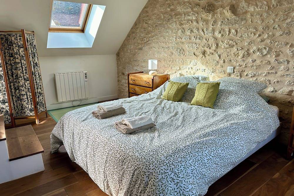 Stylish 4 bedroom Country House one hour from Paris in Chevrainvilliers, Parc naturel régional du Gâtinais français