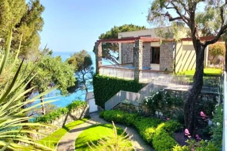 Casa vacanza per 13 persone, con giardino e sauna in Zoagli