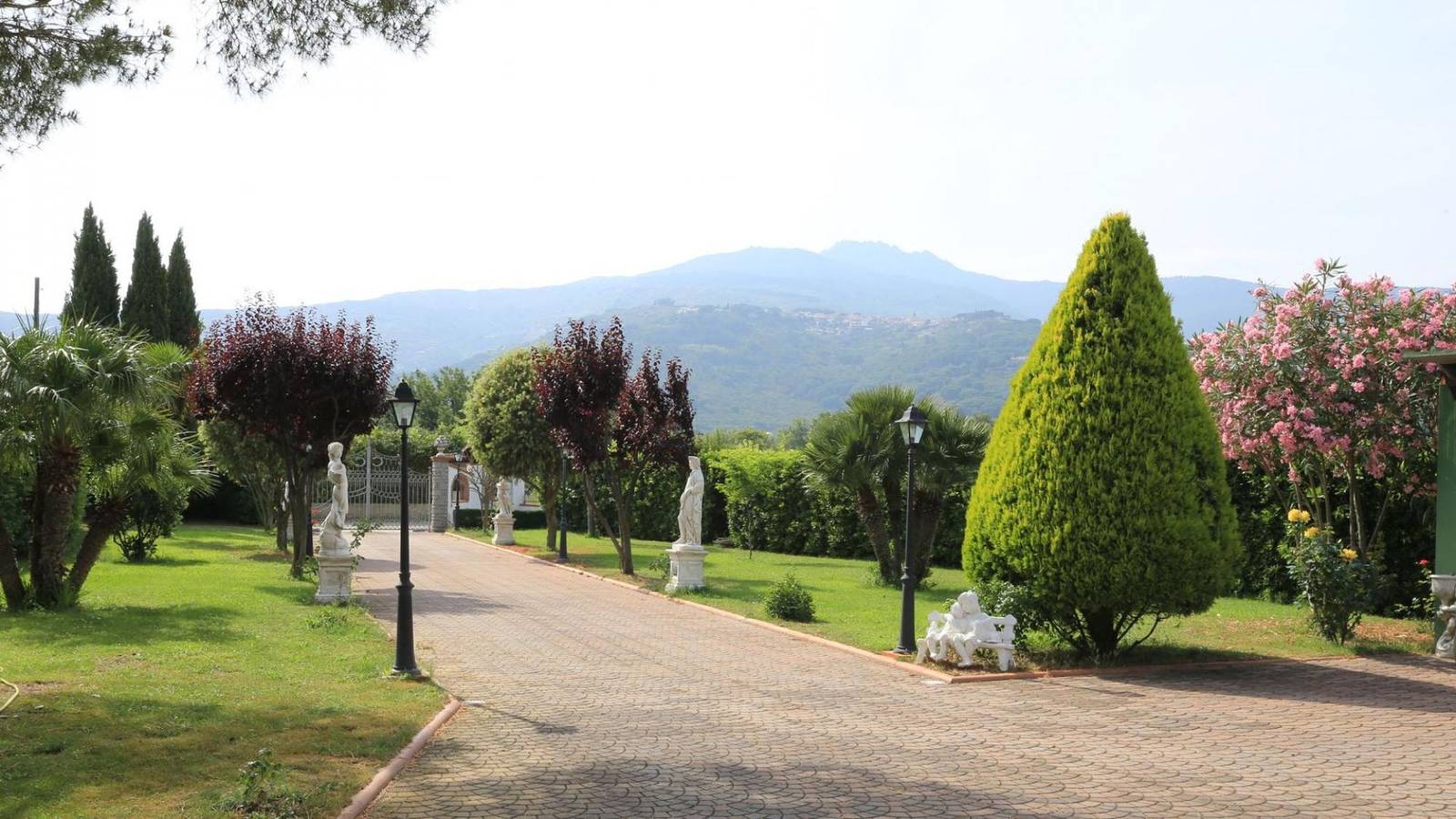 Appartement entier, Albero del Pepe 2 with lush garden-Albero Del Pepe 2 in Spiaggia di Marina di Campo, Marina di Campo