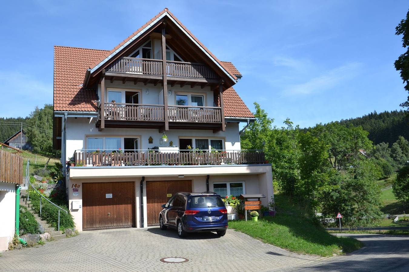 Apartamento entero, Apartamento 'Schillingblick' con jardín compartido, balcón y Wi-Fi in Rudenberg (Titisee-Neustadt), Titisee-Neustadt